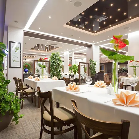 Ikar Hotel