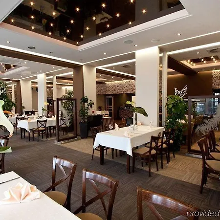Ikar Hotel 3*