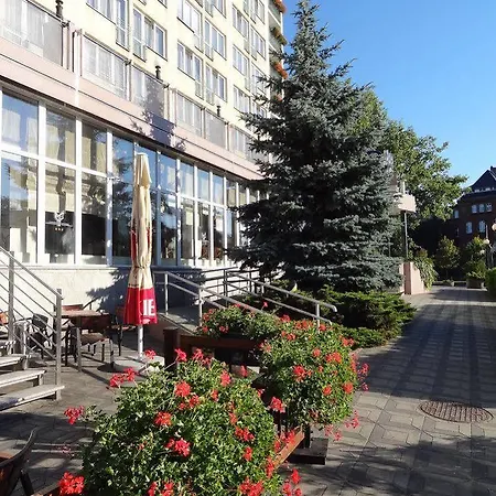 Ikar Hotel 3*