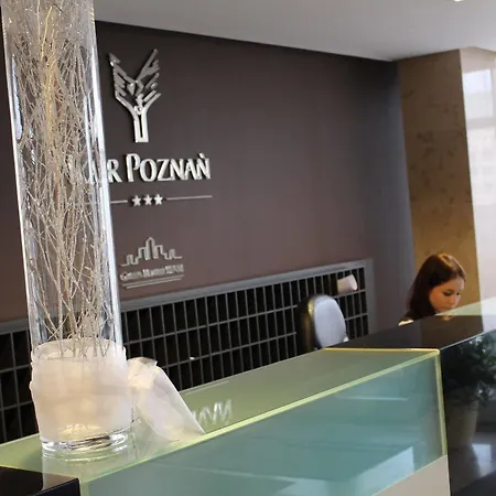 Hotel Ikar 3*