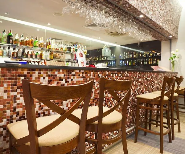 Ξενοδοχείο Ikar 3*